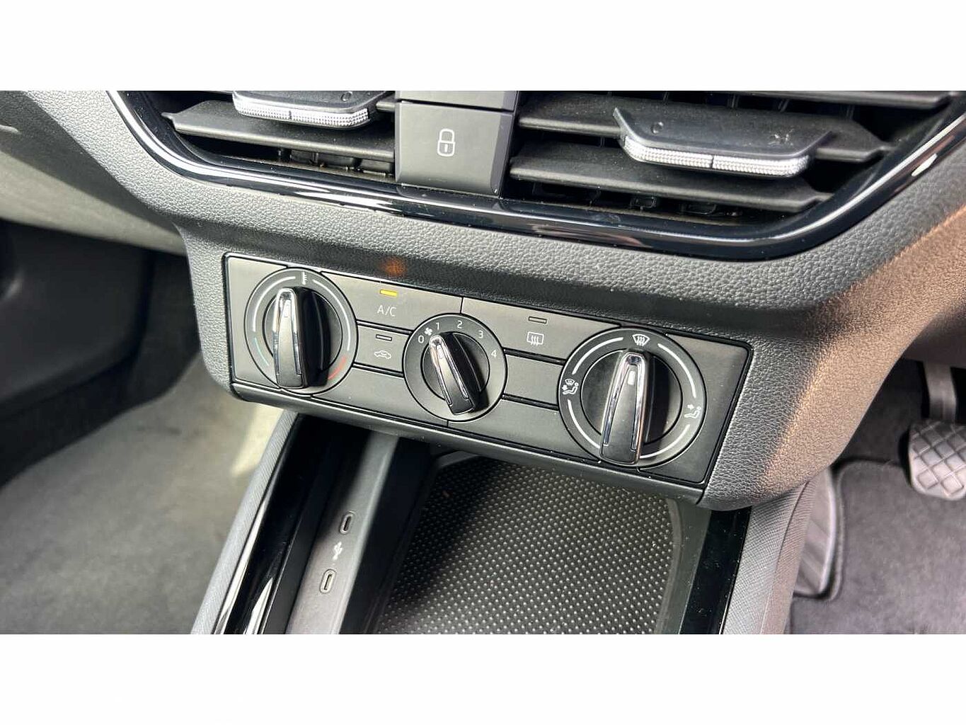 SKODA Kamiq 1.0 TSI (95ps) SE SUV