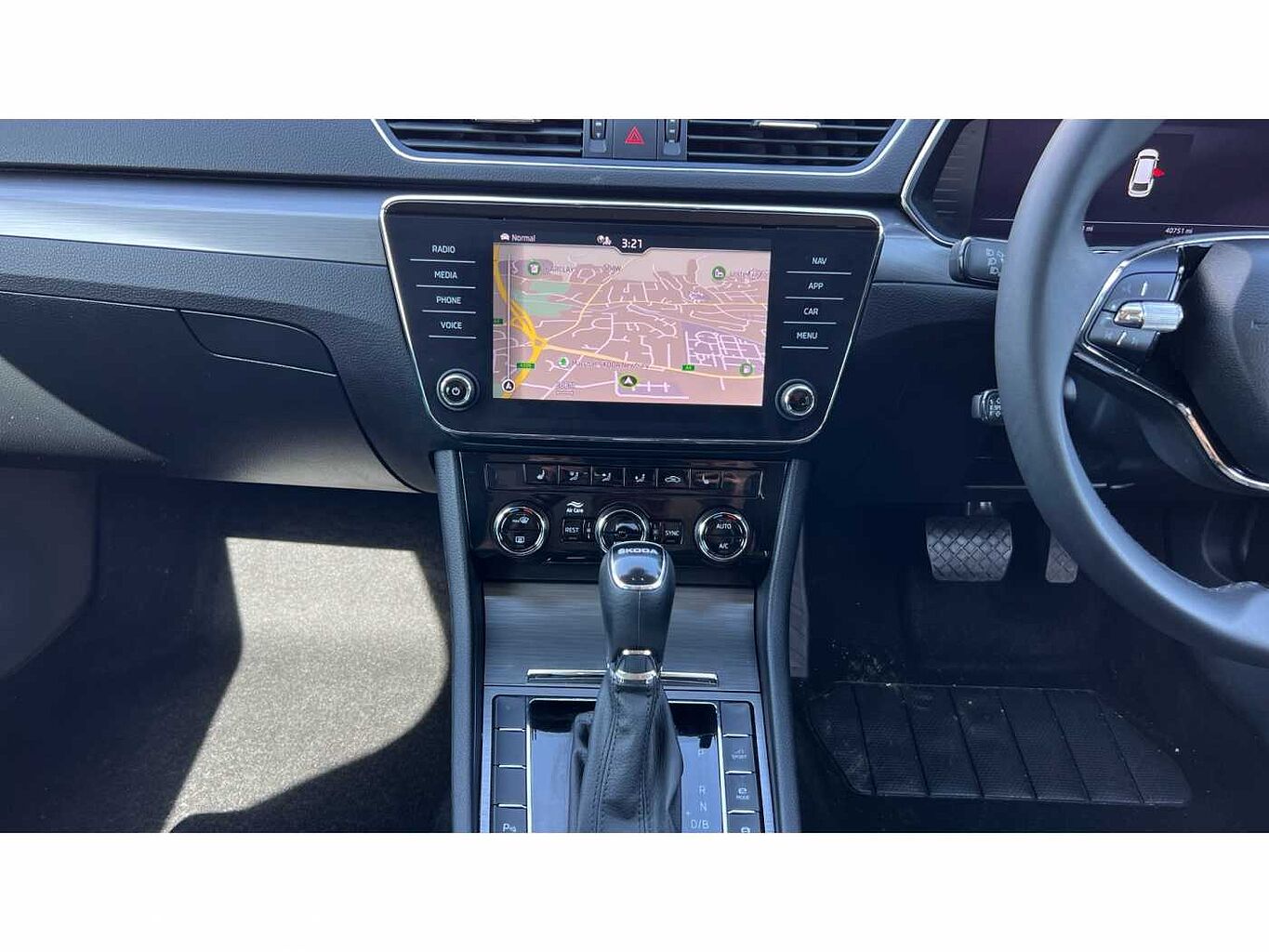 SKODA Superb 1.4 TSI (218ps) SE L iV DSG Estate