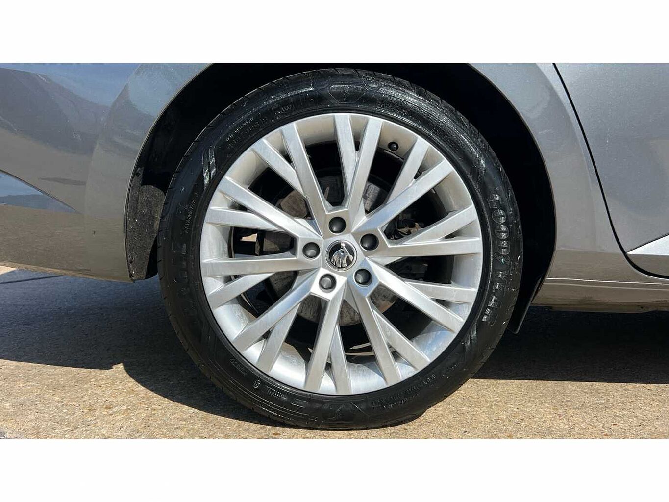 SKODA Superb 1.4 TSI (218ps) SE L iV DSG Estate